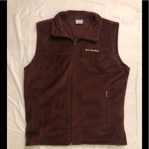 NWOT COLUMBIA MAROON LARGE MENS VEST